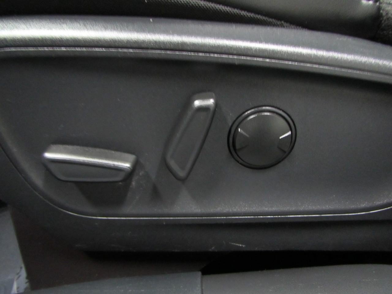 Certified 2025 Ford Escape ST-Line Select AWD/4WD image 21