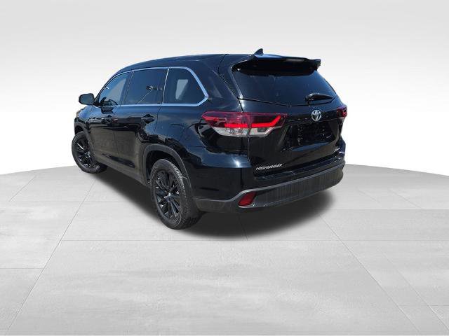 Used 2019 Toyota Highlander SE AWD/4WD image 3