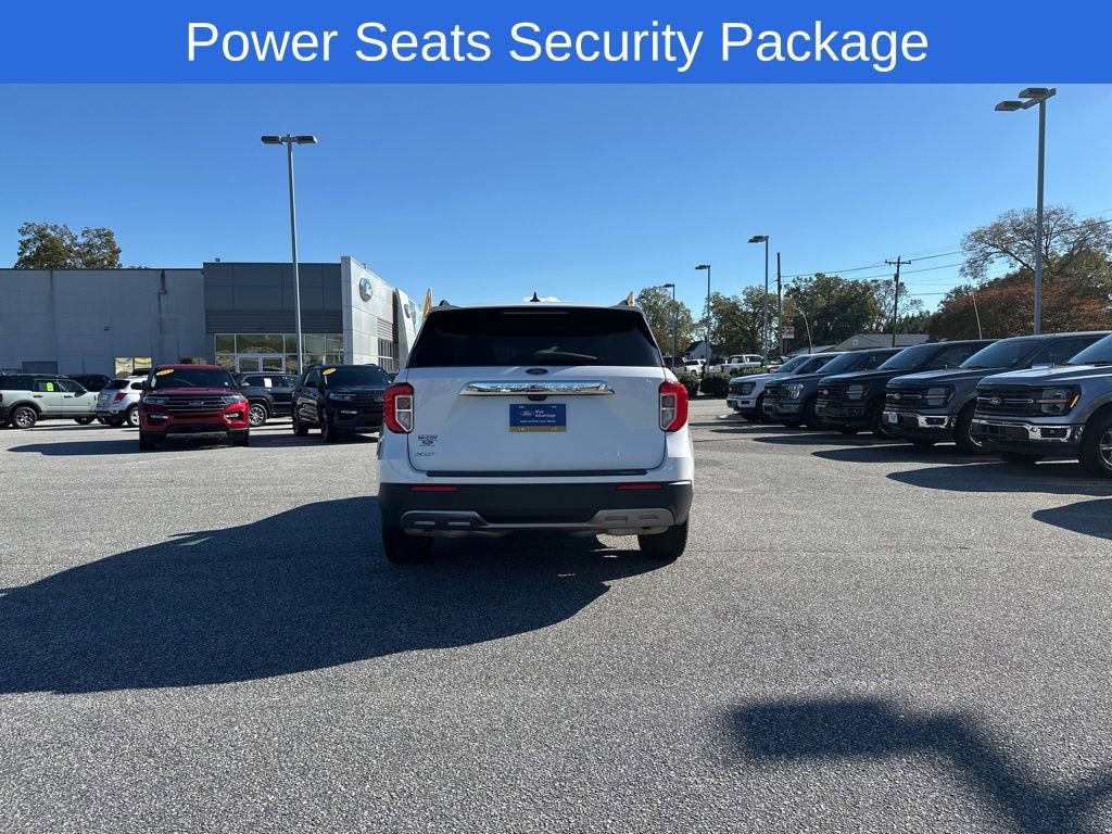 Certified 2022 Ford Explorer XLT w/ Equipment Group 202A image 5