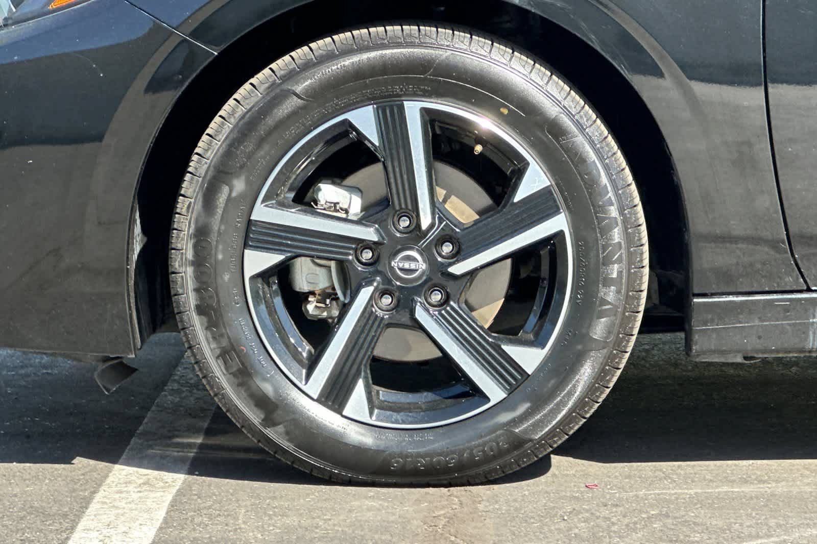 Used 2025 Nissan Sentra SV FWD image 26