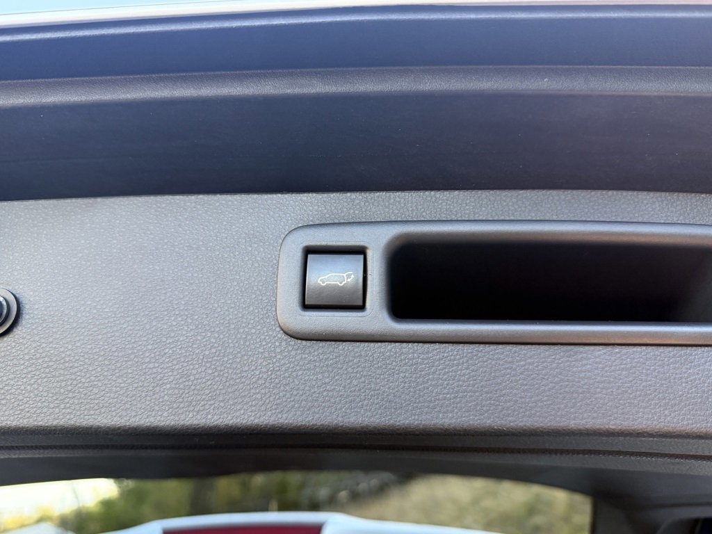 Used 2023 Toyota Highlander LE image 26