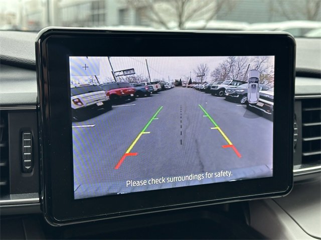 Certified 2022 Ford Explorer XLT w/ Equipment Group 202A image 22