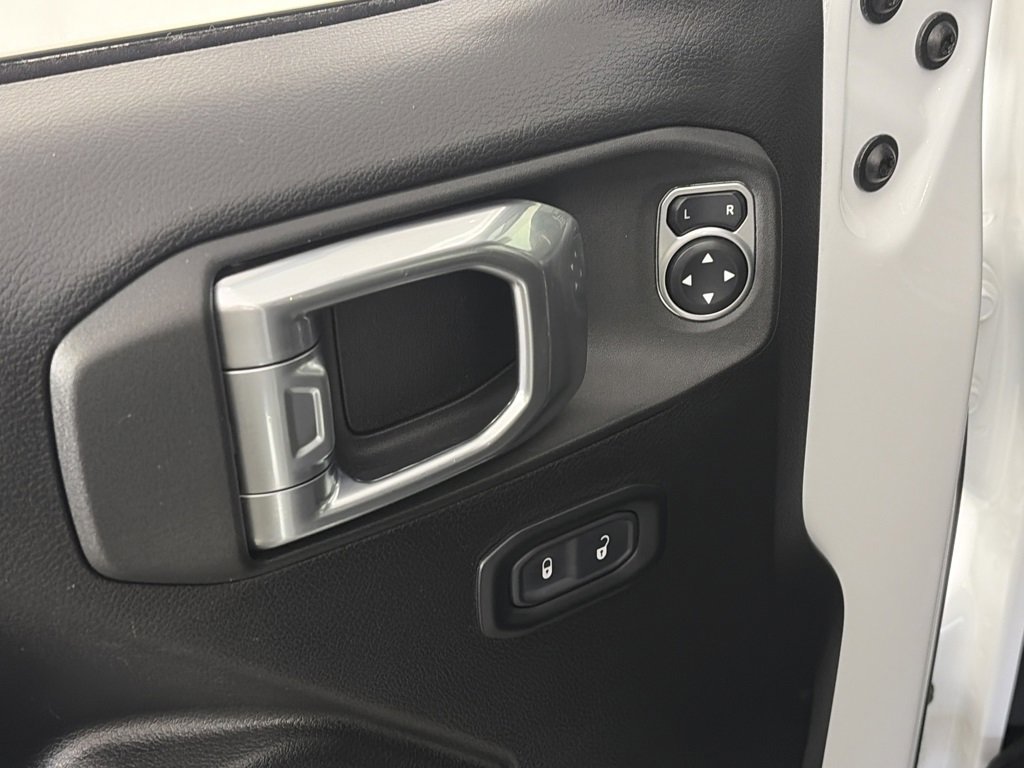 Used 2024 Jeep Wrangler Unlimited Rubicon w/ Technology Group image 28