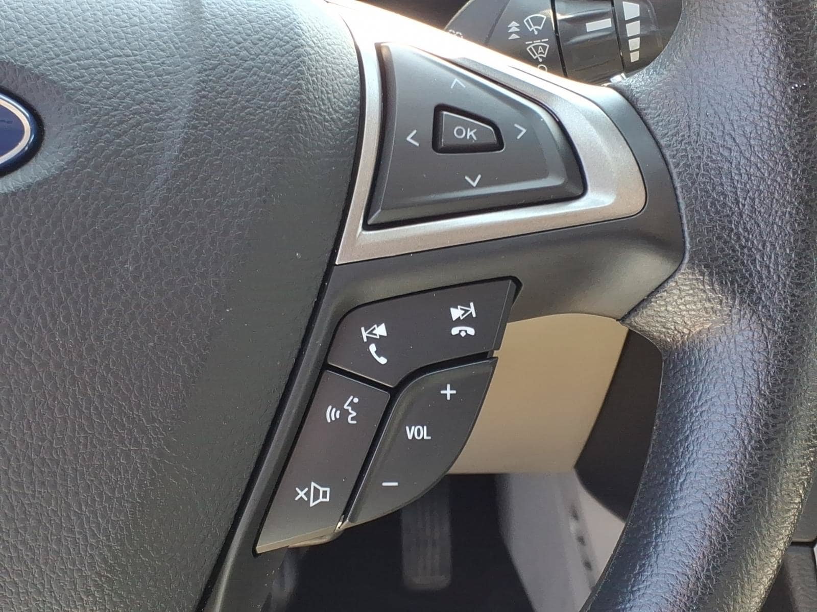 Certified 2020 Ford Fusion SE FWD image 25