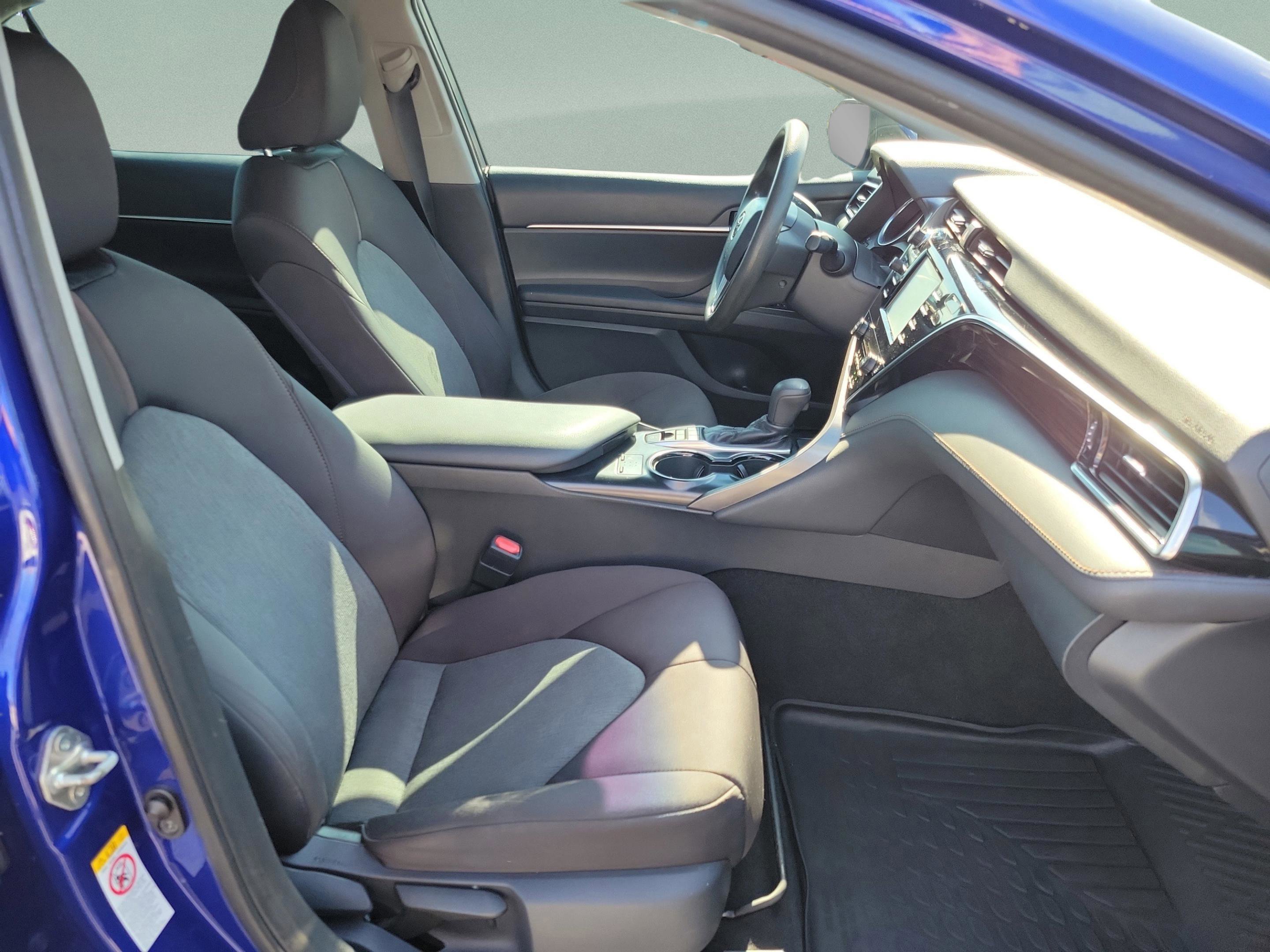 Used 2018 Toyota Camry LE image 28