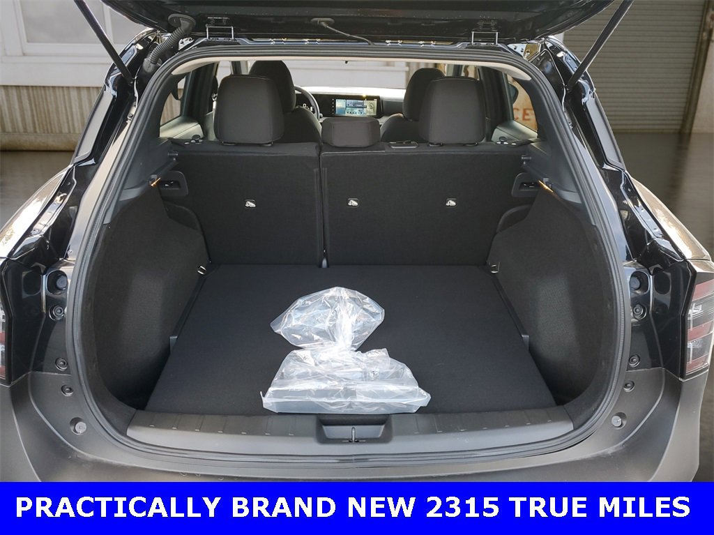 Used 2025 Nissan Kicks SV image 7