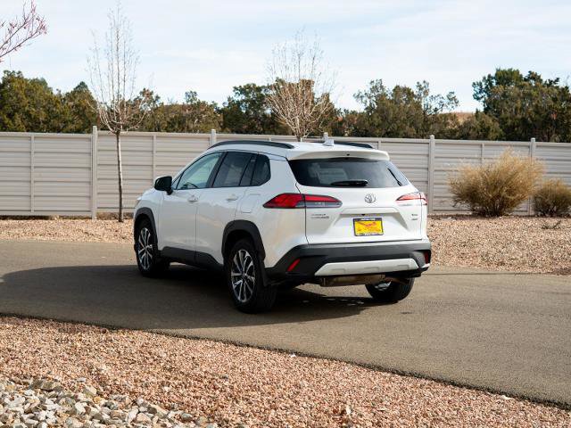 Used 2024 Toyota Corolla Cross XLE image 4