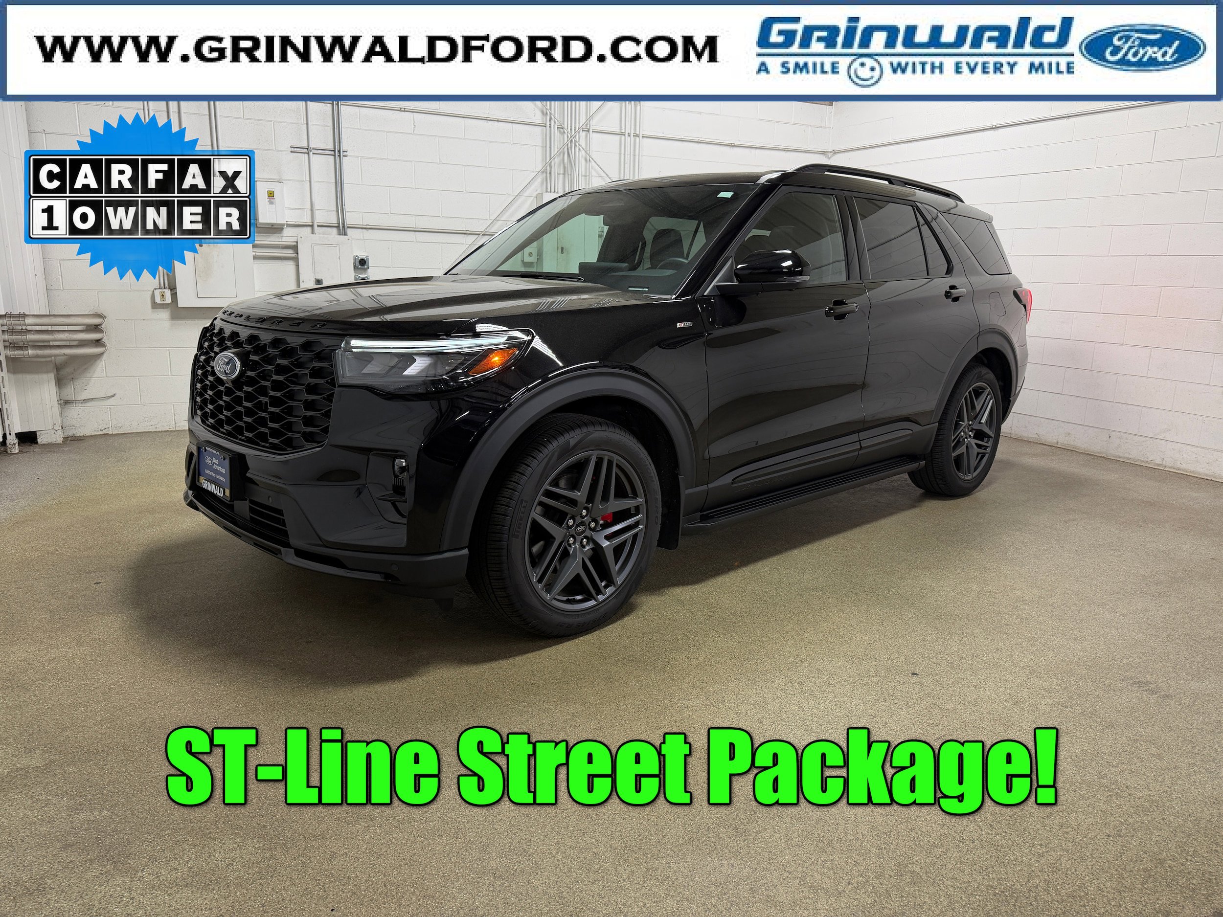 Certified 2025 Ford Explorer ST-Line w/ Premium Package AWD/4WD image 1