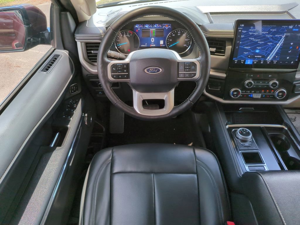 Certified 2024 Ford Expedition XLT RWD image 16