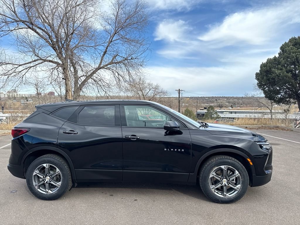 Used 2025 Chevrolet Blazer LT image 6