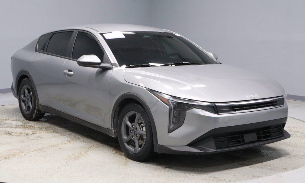 Used 2025 Kia K4 LXS image 7
