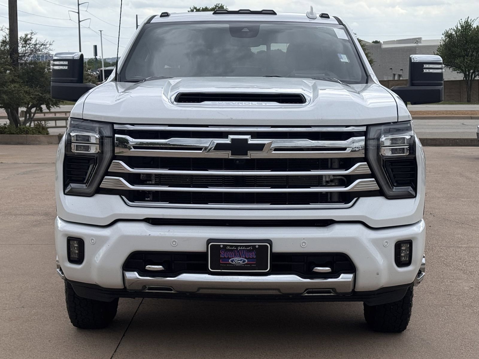 Used 2024 Chevrolet Silverado 3500 High Country w/ Technology Package image 9