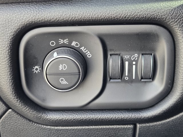 Used 2025 RAM 1500 Laramie w/ Sport Appearance Package AWD/4WD image 20