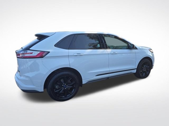 Certified 2022 Ford Edge SE w/ Black Appearance Package AWD/4WD image 3