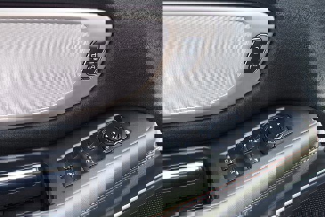 Certified 2025 Ford Expedition Active image 25