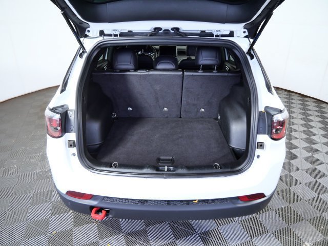 Used 2025 Jeep Compass Trailhawk AWD/4WD image 8