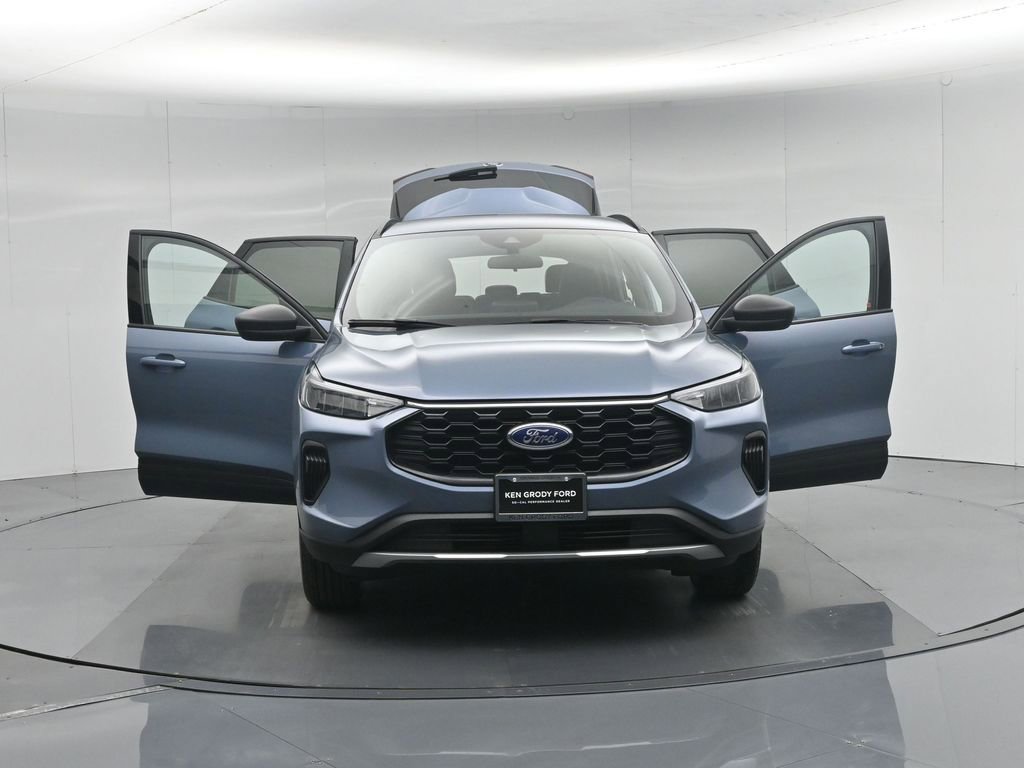 Certified 2025 Ford Escape ST-Line FWD image 33