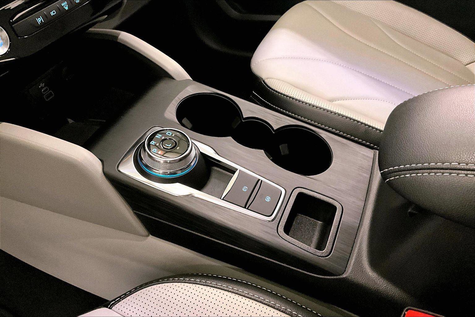 Certified 2025 Ford Escape SE w/ PHEV Premium Package image 16