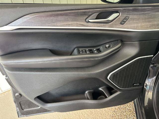 Used 2023 Jeep Grand Cherokee L Limited w/ Luxury Tech Group II AWD/4WD image 24
