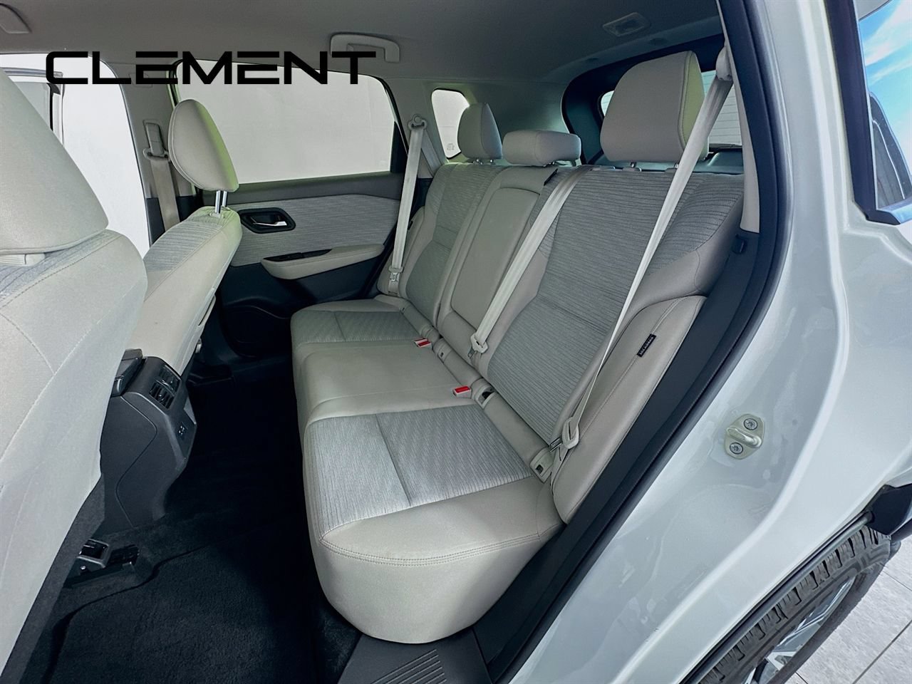 Used 2023 Nissan Rogue SV FWD image 30