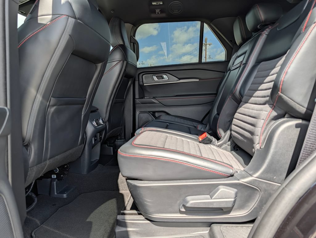 Certified 2025 Ford Explorer ST-Line w/ ST-Line Street Pack AWD/4WD image 11