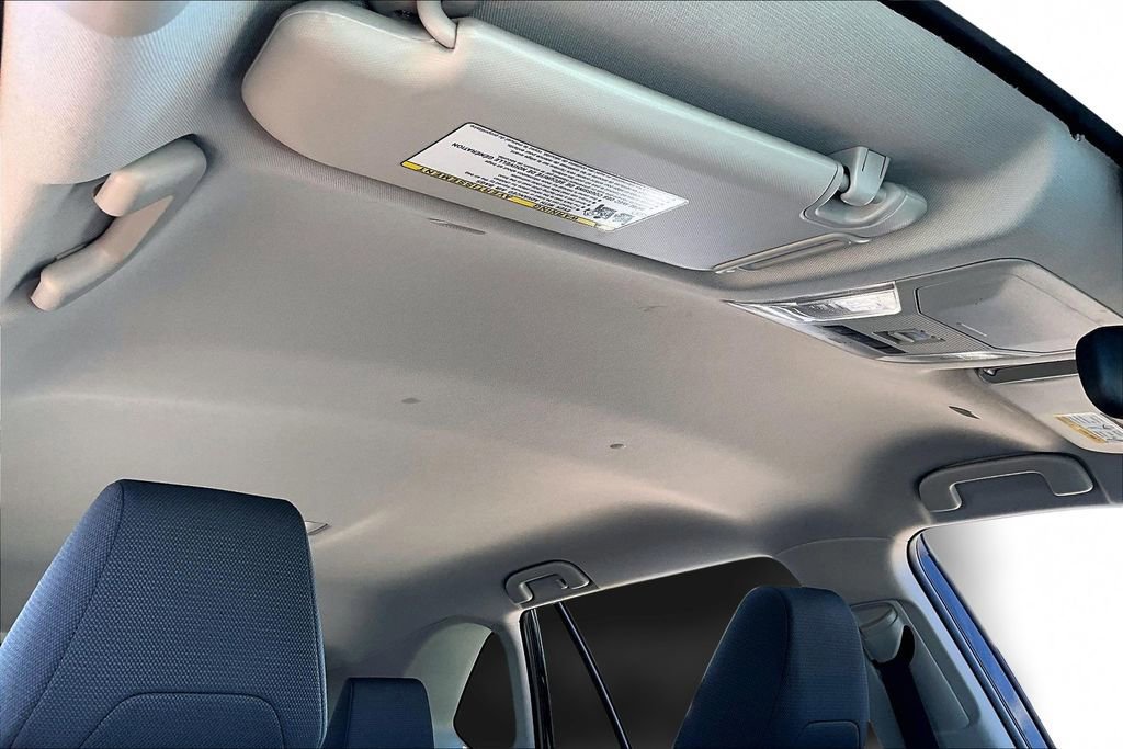 Used 2025 Toyota RAV4 XLE AWD/4WD image 22