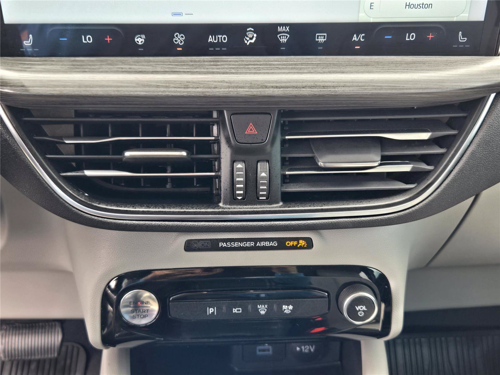 Certified 2023 Ford Escape SE w/ PHEV Premium Package FWD image 17