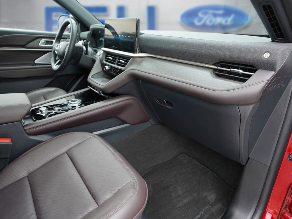 Certified 2025 Ford Explorer Platinum AWD/4WD image 24