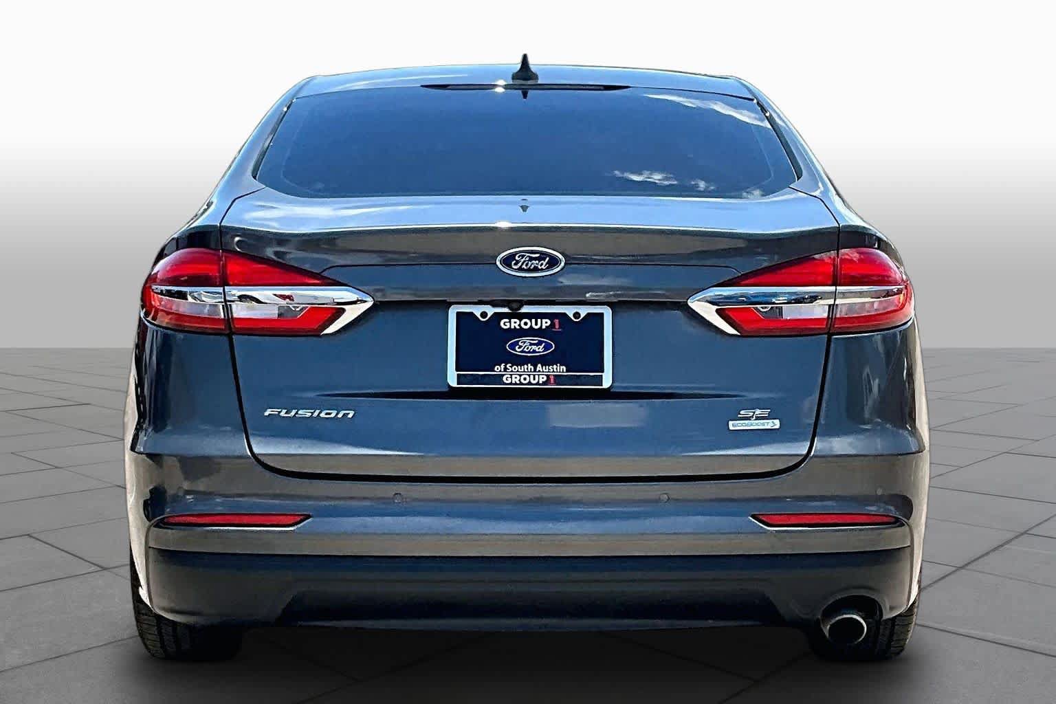 Certified 2019 Ford Fusion SE FWD image 5