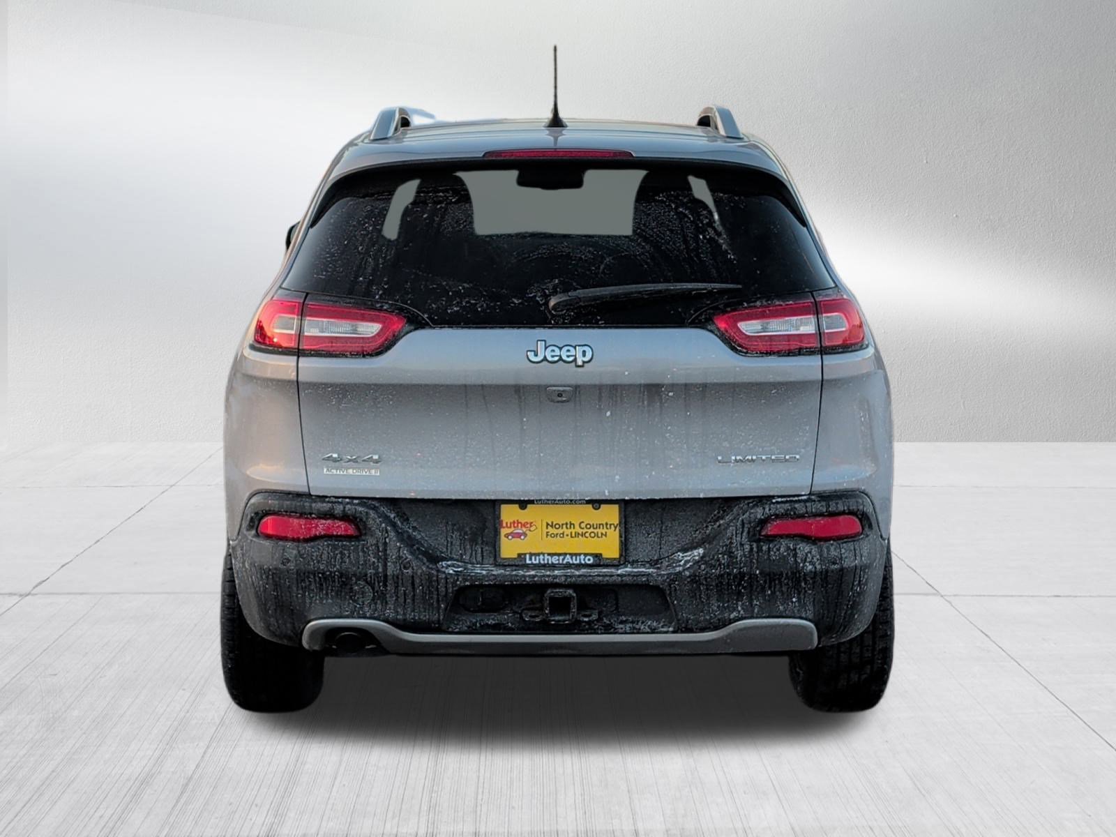 Used 2017 Jeep Cherokee Limited w/ Luxury Group image 4