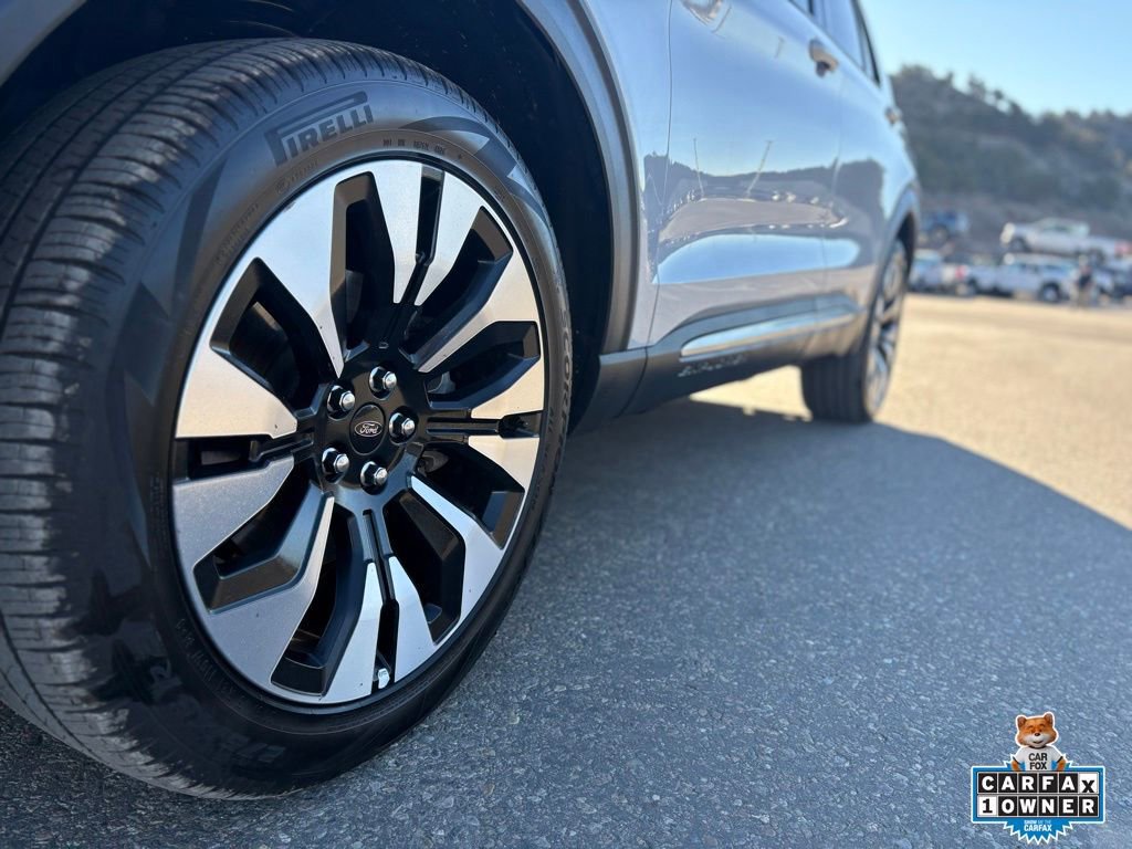 Certified 2025 Ford Explorer Platinum w/ LUX Leather Package image 13