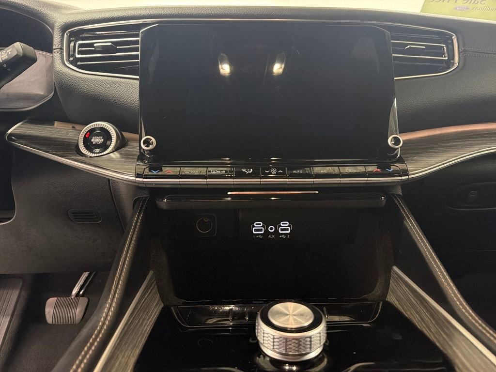 Used 2024 Jeep Wagoneer L Series II image 22