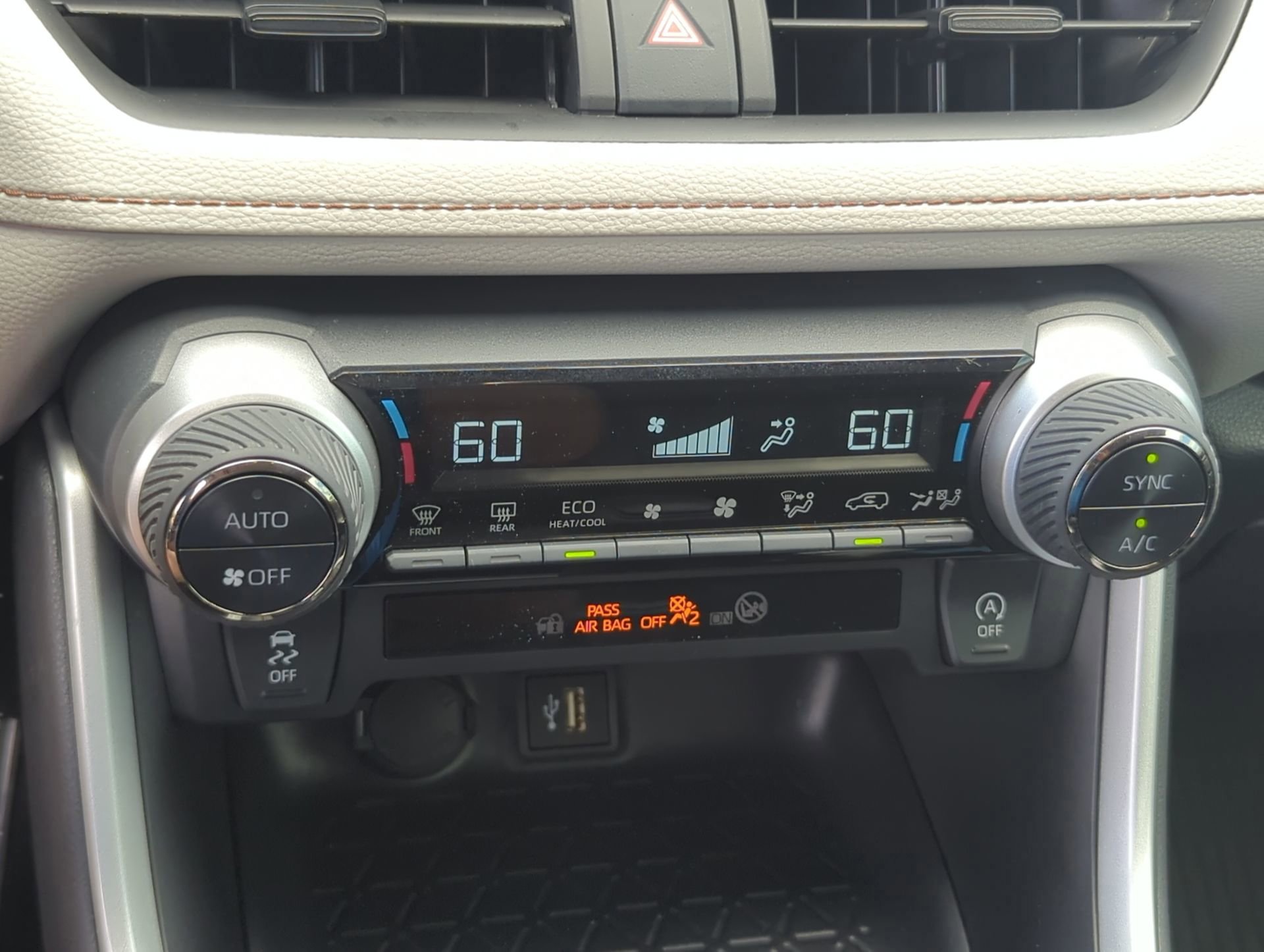 Used 2025 Toyota RAV4 XLE w/ Convenience Package FWD image 61