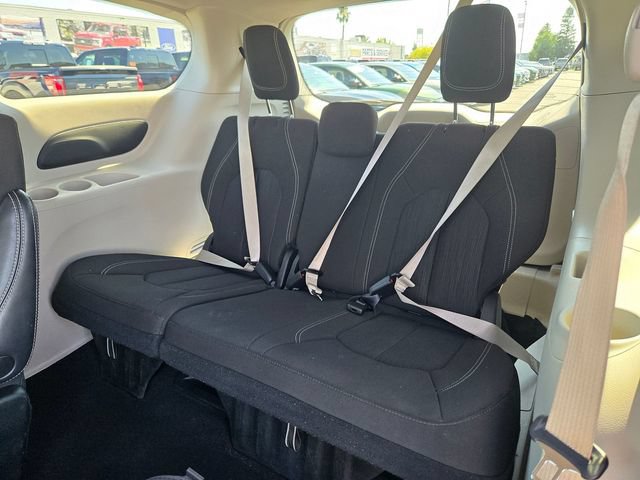 Used 2023 Chrysler Voyager LX FWD image 10