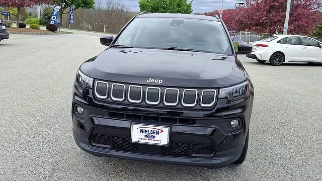 Used 2022 Jeep Compass Latitude AWD/4WD image 3