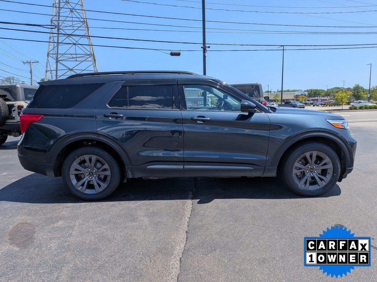Certified 2023 Ford Explorer XLT w/ Equipment Group 202A AWD/4WD image 3