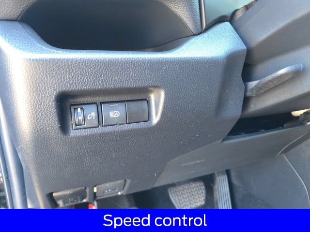 Used 2022 Toyota RAV4 XLE AWD/4WD image 23