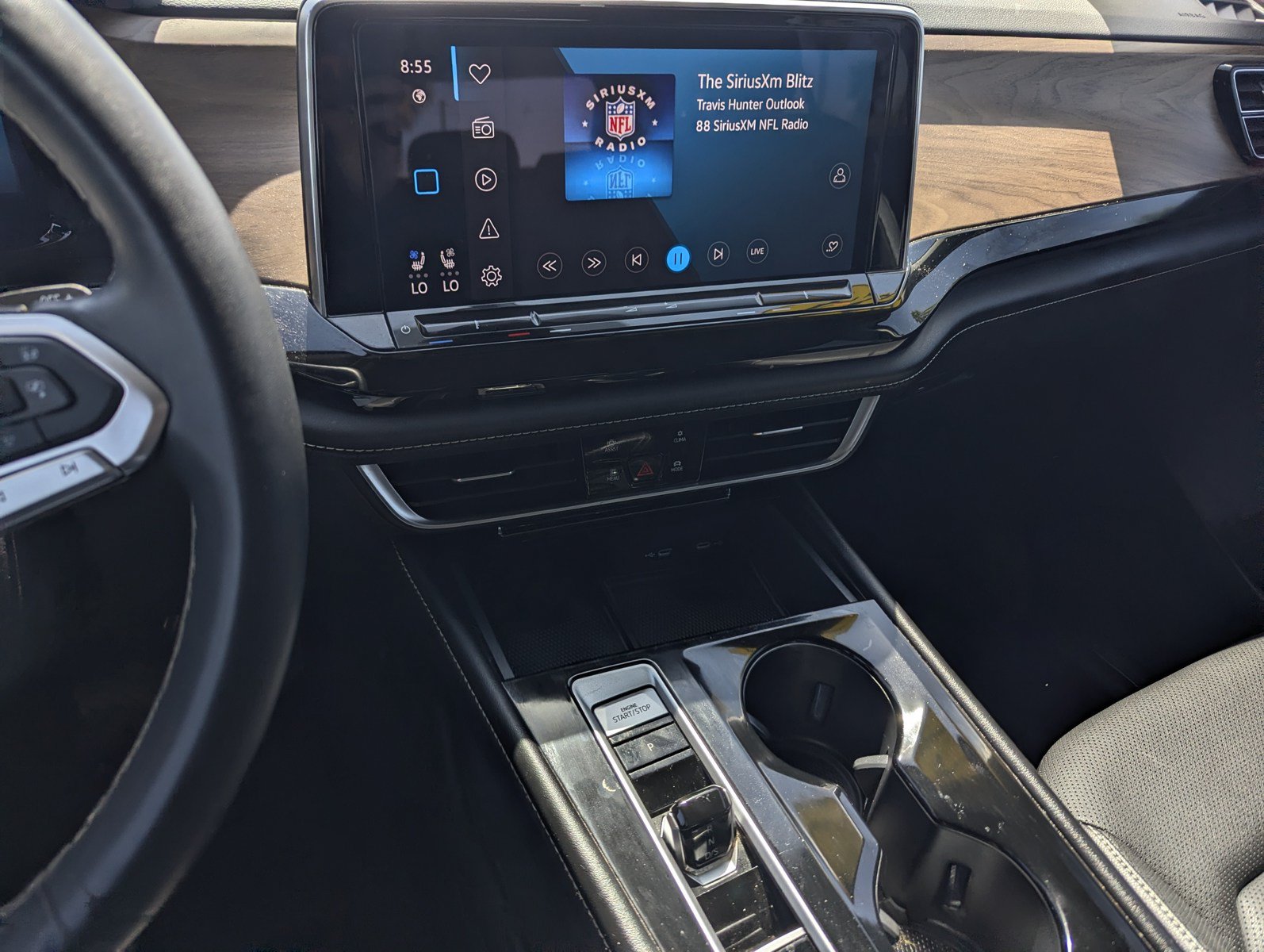 Used 2024 Volkswagen Atlas SE FWD image 11