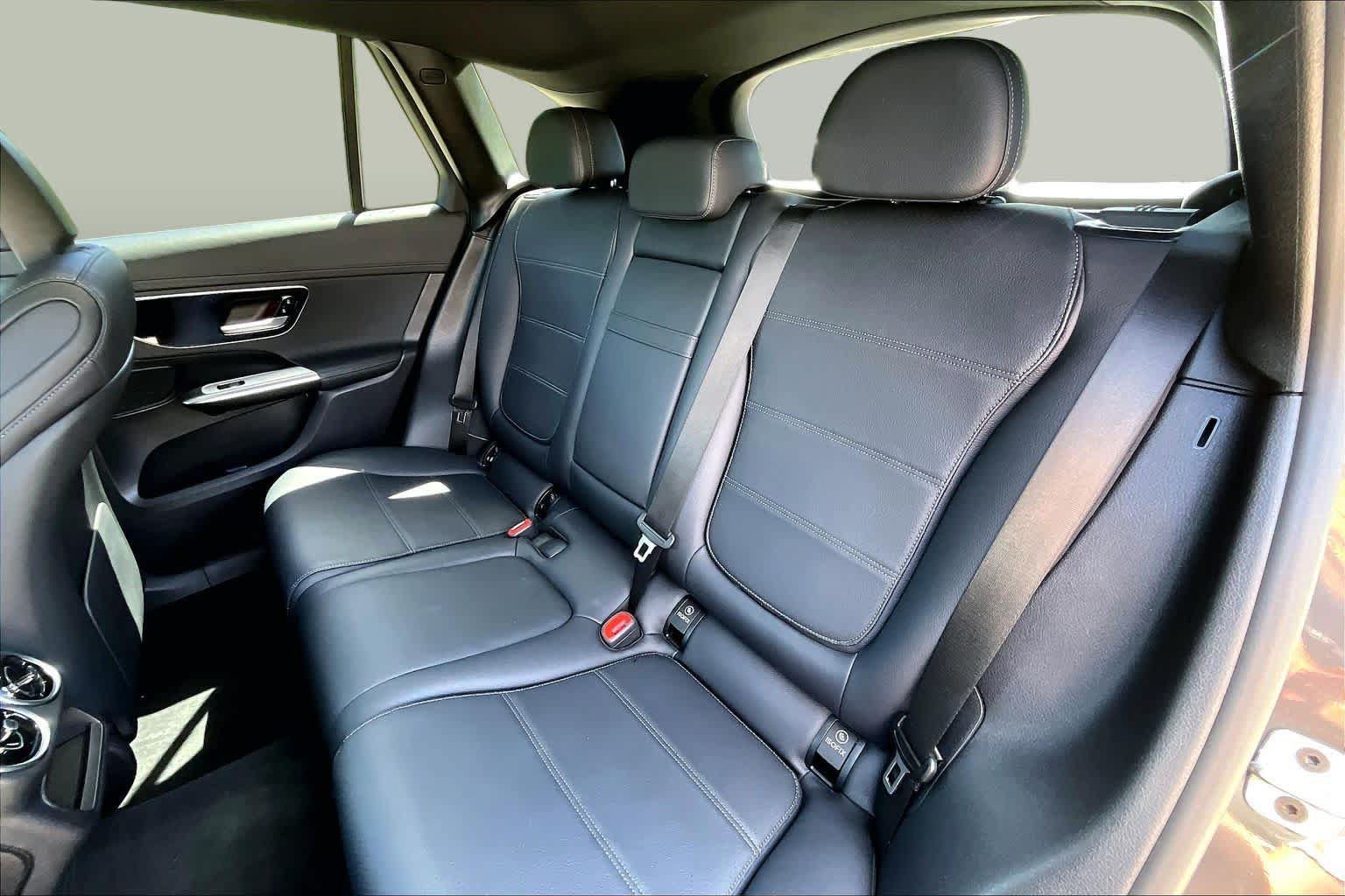 Used 2024 Mercedes-Benz GLC 300 4MATIC image 21