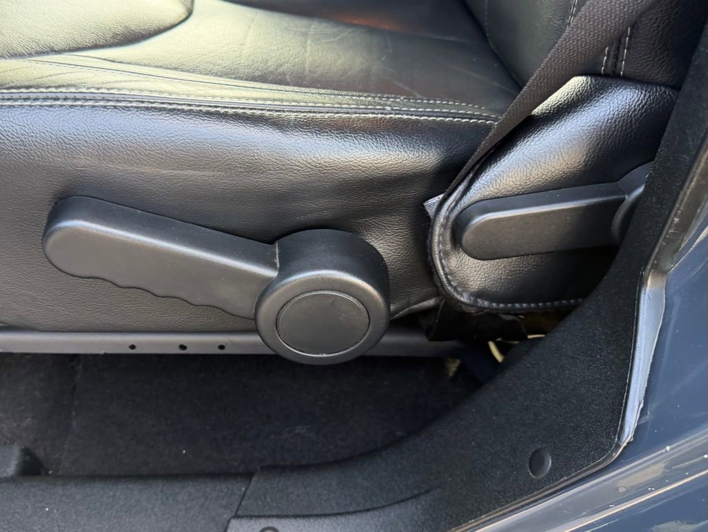 Used 2018 Jeep Wrangler Unlimited Rubicon w/ Connectivity Group image 19