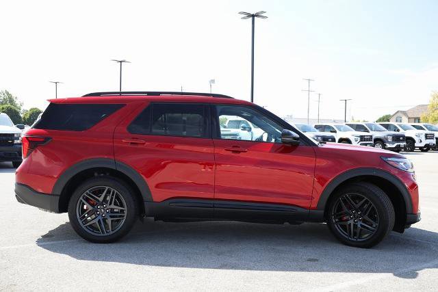 Certified 2025 Ford Explorer ST image 2