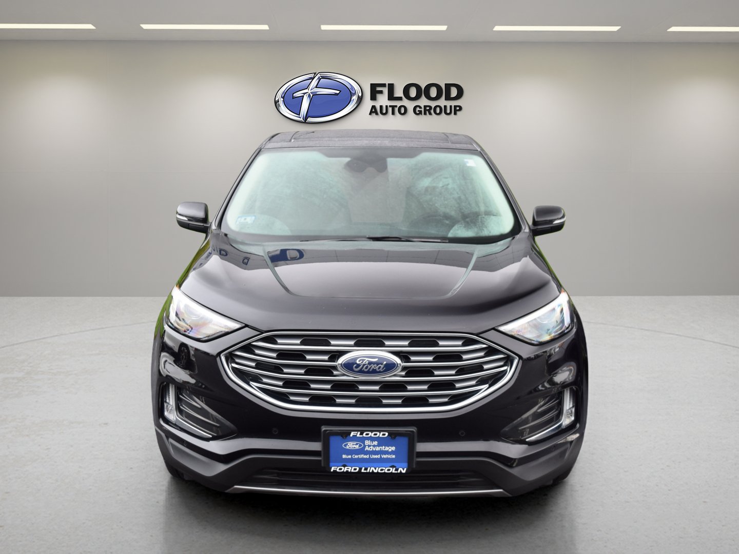 Certified 2022 Ford Edge Titanium AWD/4WD image 2