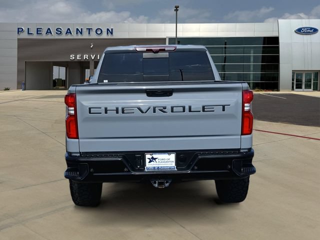 Used 2024 Chevrolet Silverado 1500 ZR2 w/ Technology Package AWD/4WD image 4