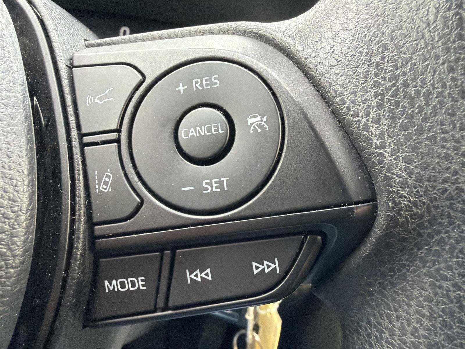 Used 2025 Toyota RAV4 LE AWD/4WD image 22