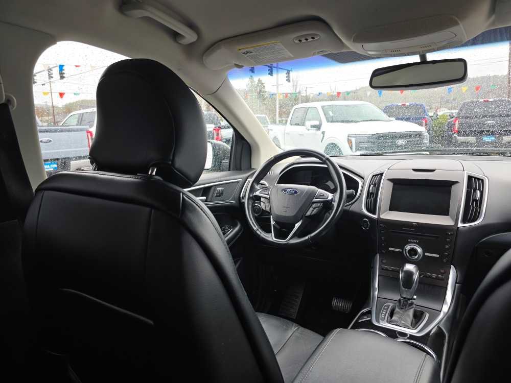 Certified 2017 Ford Edge Titanium image 10