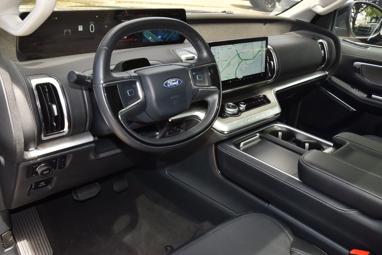 Certified 2025 Ford Expedition Platinum AWD/4WD image 36