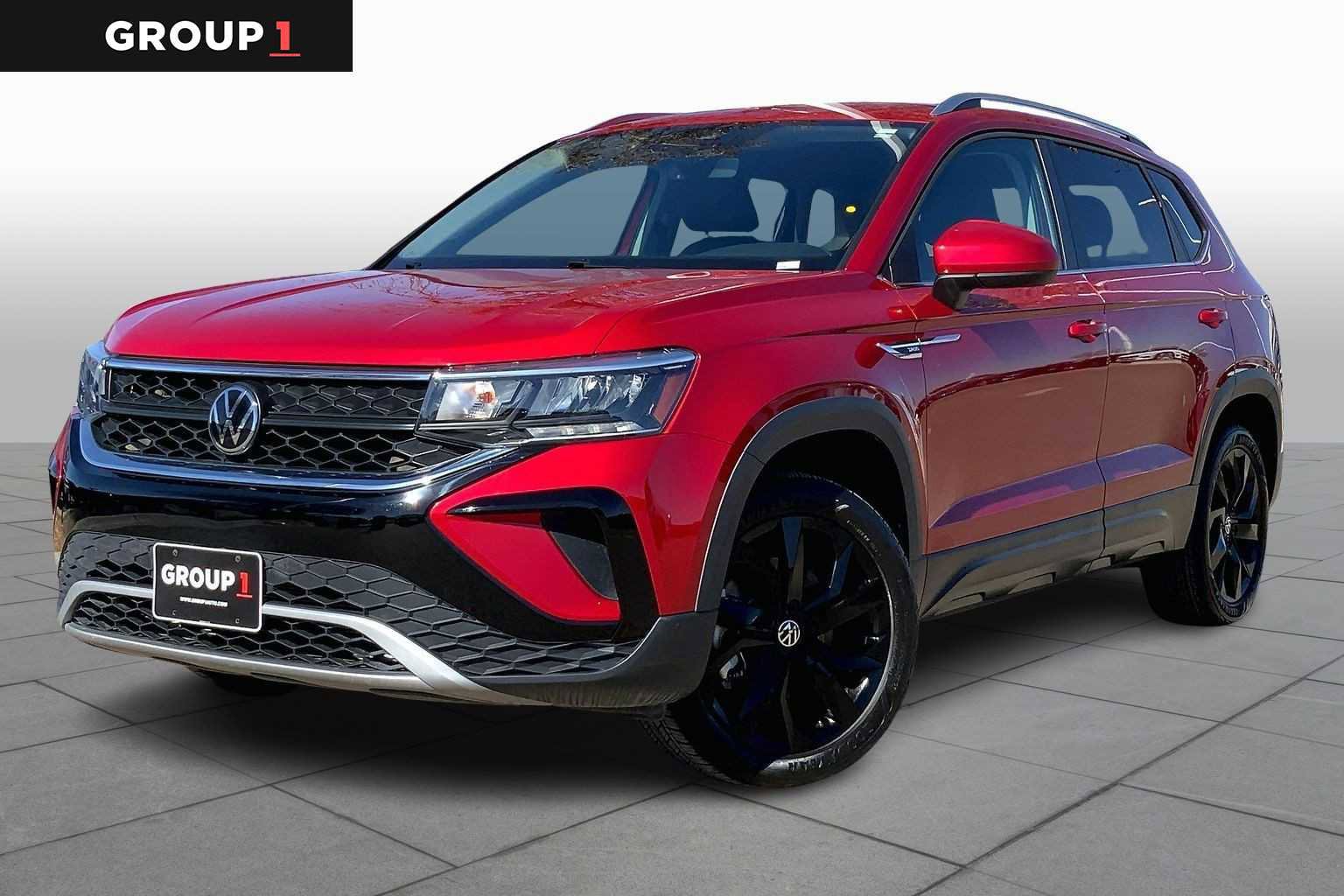 Used 2024 Volkswagen Taos SE w/ Black Wheel Package image 5