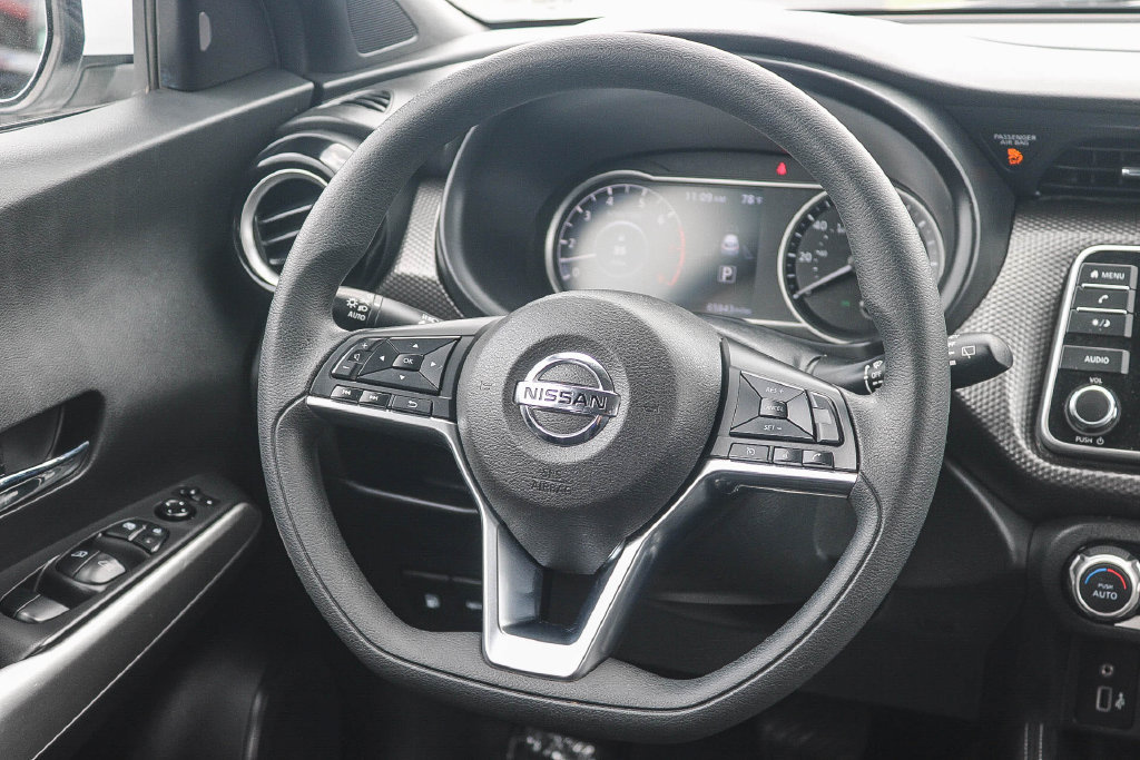 Used 2019 Nissan Kicks SV w/ Exterior Package FWD image 18