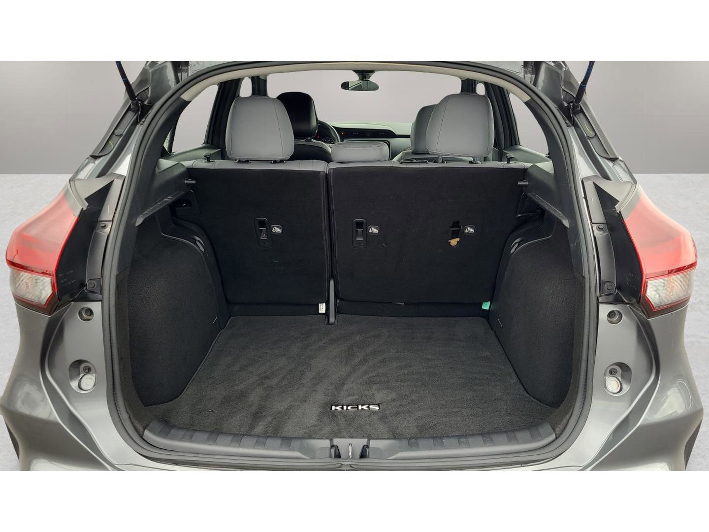 Used 2022 Nissan Kicks SR w/ Premium Package image 26