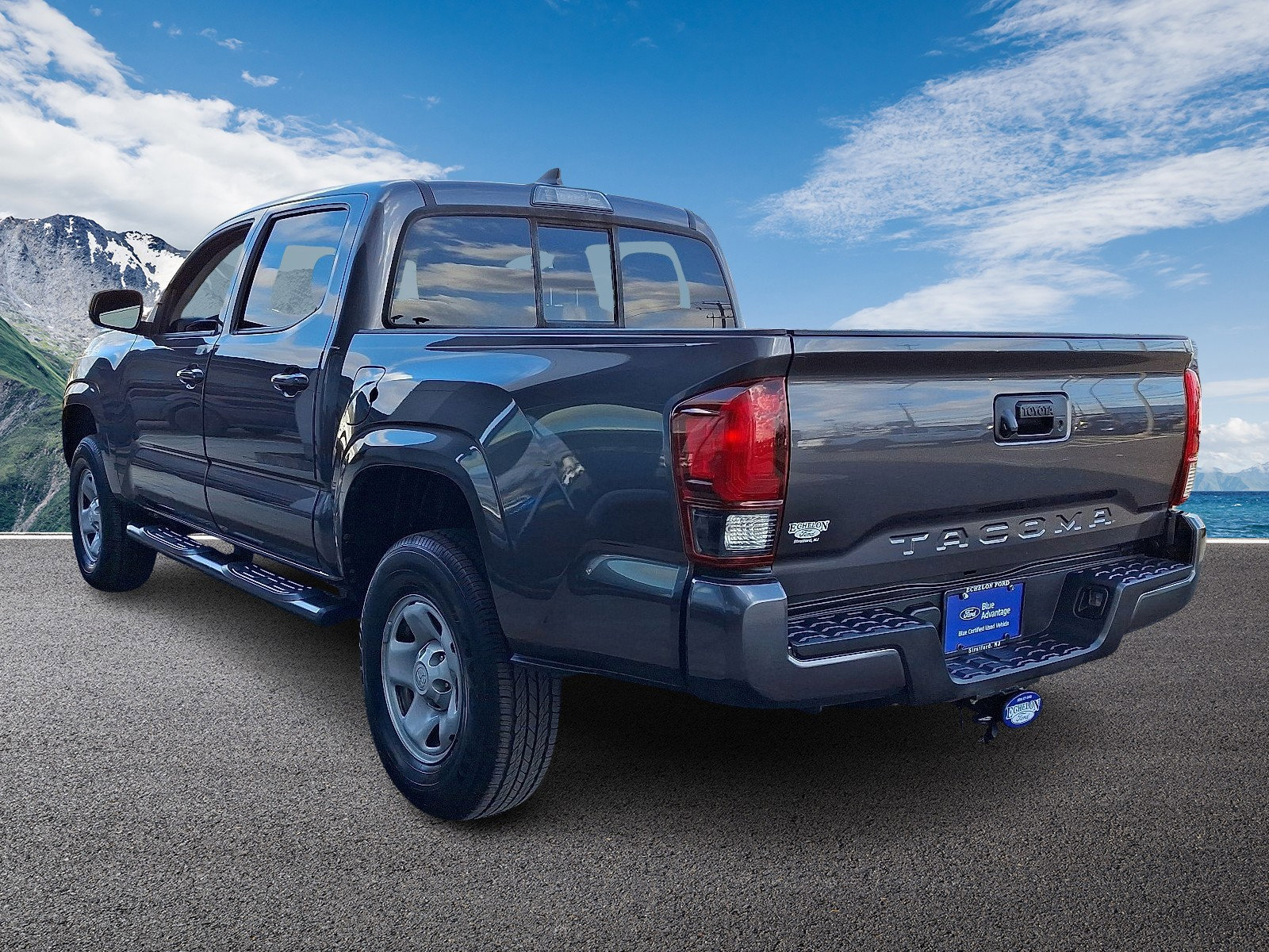 Used 2019 Toyota Tacoma SR image 2
